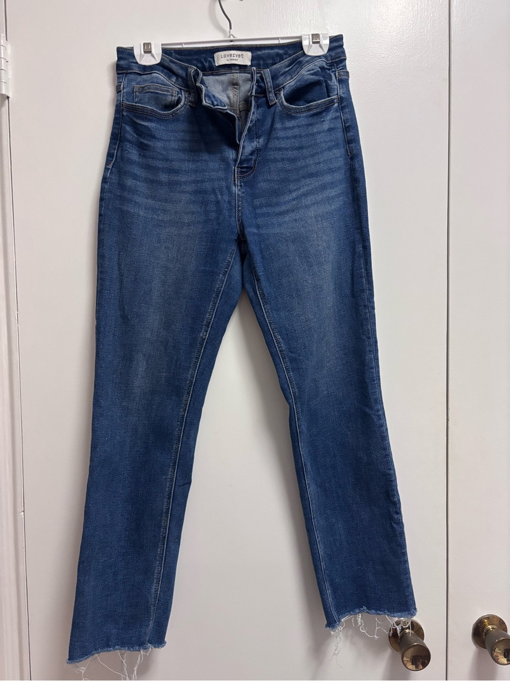 Lovervet by Vervet Frayed-Hem Cropped Jeans in Blue